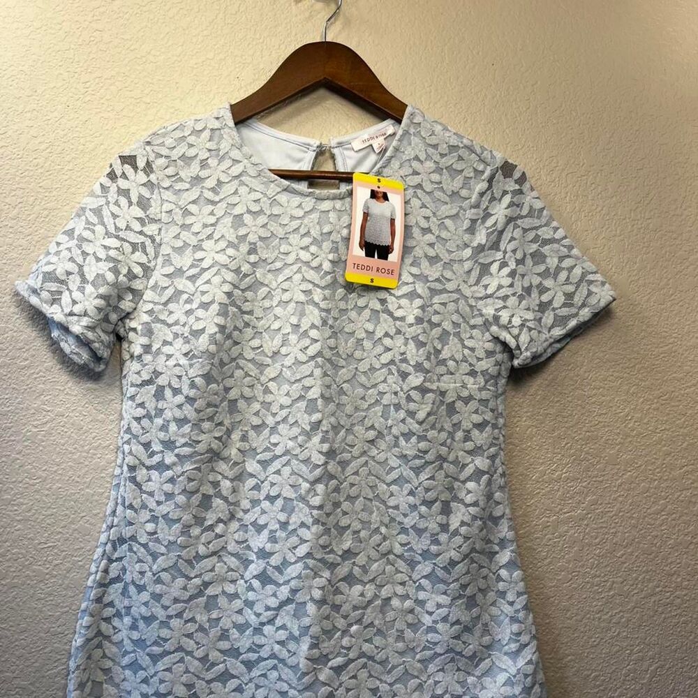 Unbranded Women's Blue and White Blouse